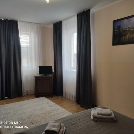 Apartments Domovik On Beregovskaya 3 Mukaczewo Zewnętrze zdjęcie