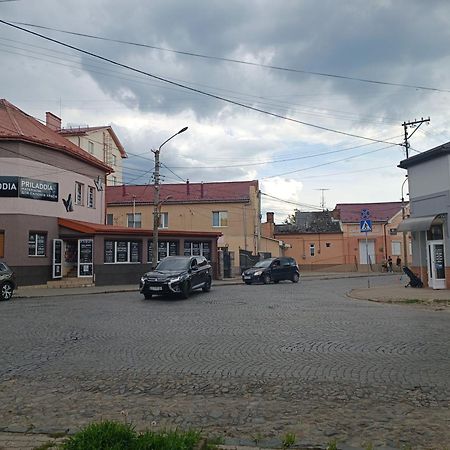 Apartments Domovik On Beregovskaya 3 Mukaczewo Zewnętrze zdjęcie