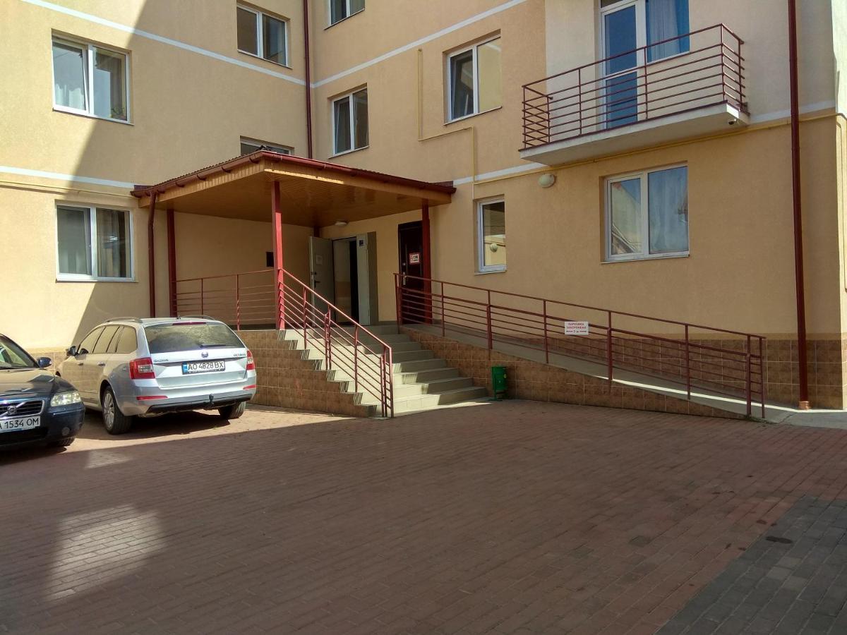 Apartments Domovik On Beregovskaya 3 Mukaczewo Zewnętrze zdjęcie
