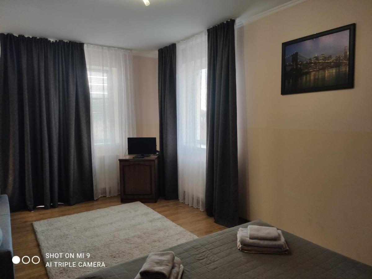 Apartments Domovik On Beregovskaya 3 Mukaczewo Zewnętrze zdjęcie