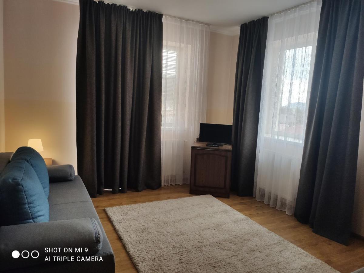 Apartments Domovik On Beregovskaya 3 Mukaczewo Zewnętrze zdjęcie