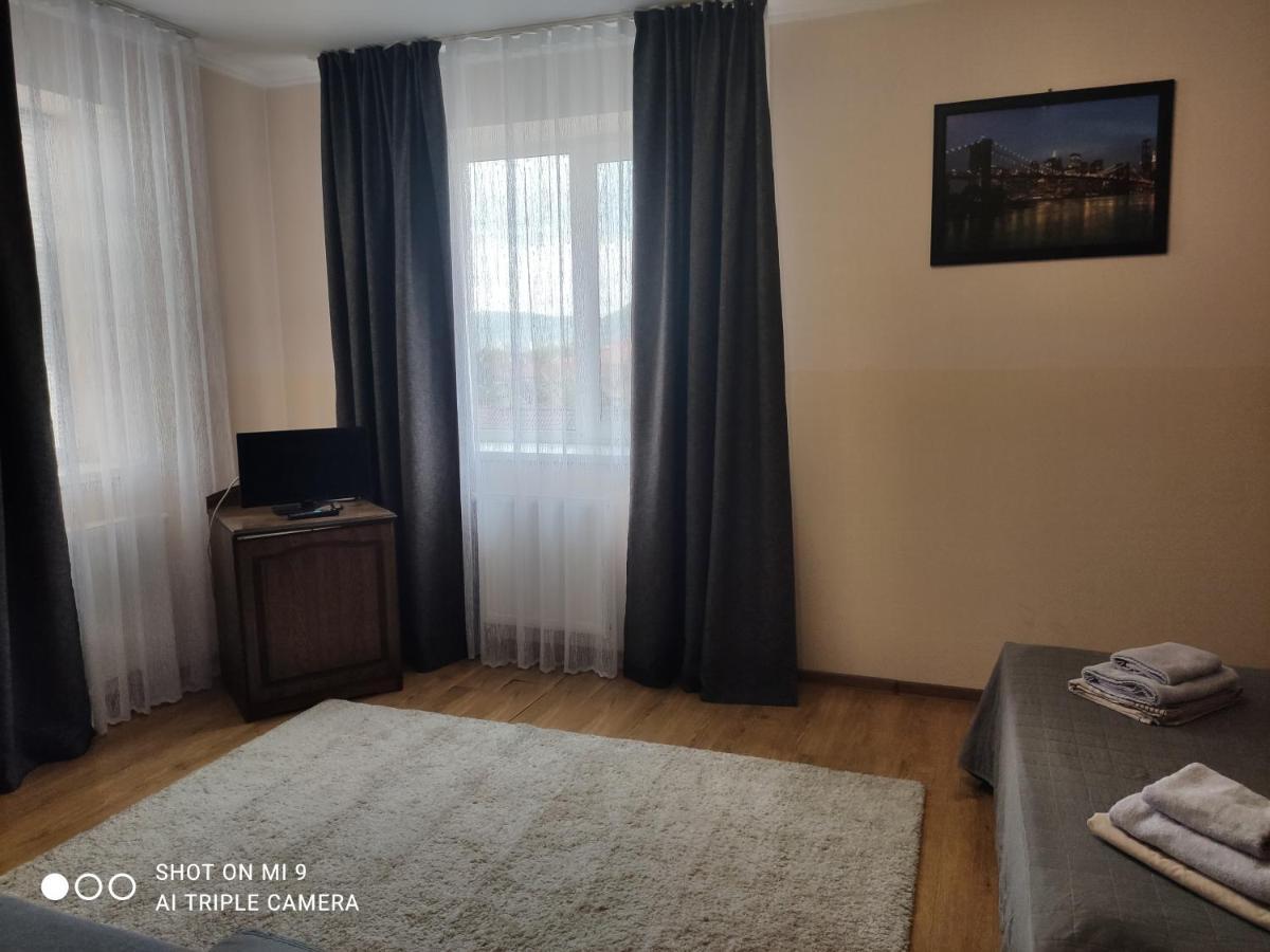 Apartments Domovik On Beregovskaya 3 Mukaczewo Zewnętrze zdjęcie