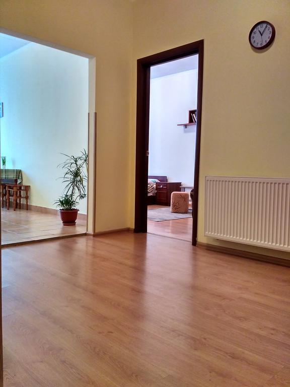 Apartments Domovik On Beregovskaya 3 Mukaczewo Zewnętrze zdjęcie